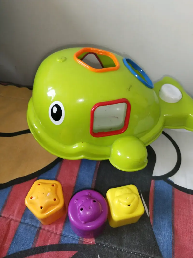 Juguete didáctico submarino con formas encajables - 1