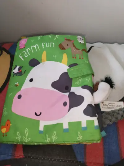 Libro de tela para bebés 'Farm Fun' - miniatura 1