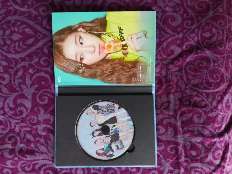 Álbum de música K-pop ITZY ICY - 2