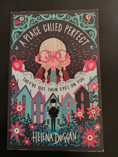 Libro 'A Place Called Perfect' de Helena Duggan - miniatura 1