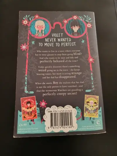 Libro 'A Place Called Perfect' de Helena Duggan - miniatura 6
