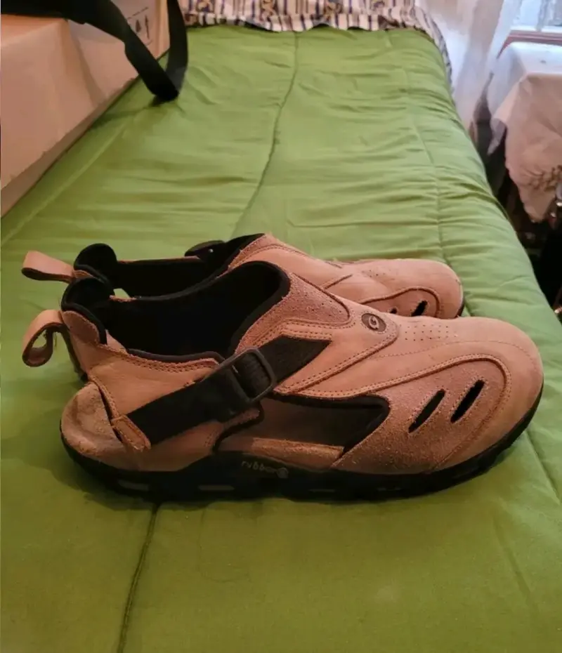 Sandalias deportivas de cuero beige para hombre - 3