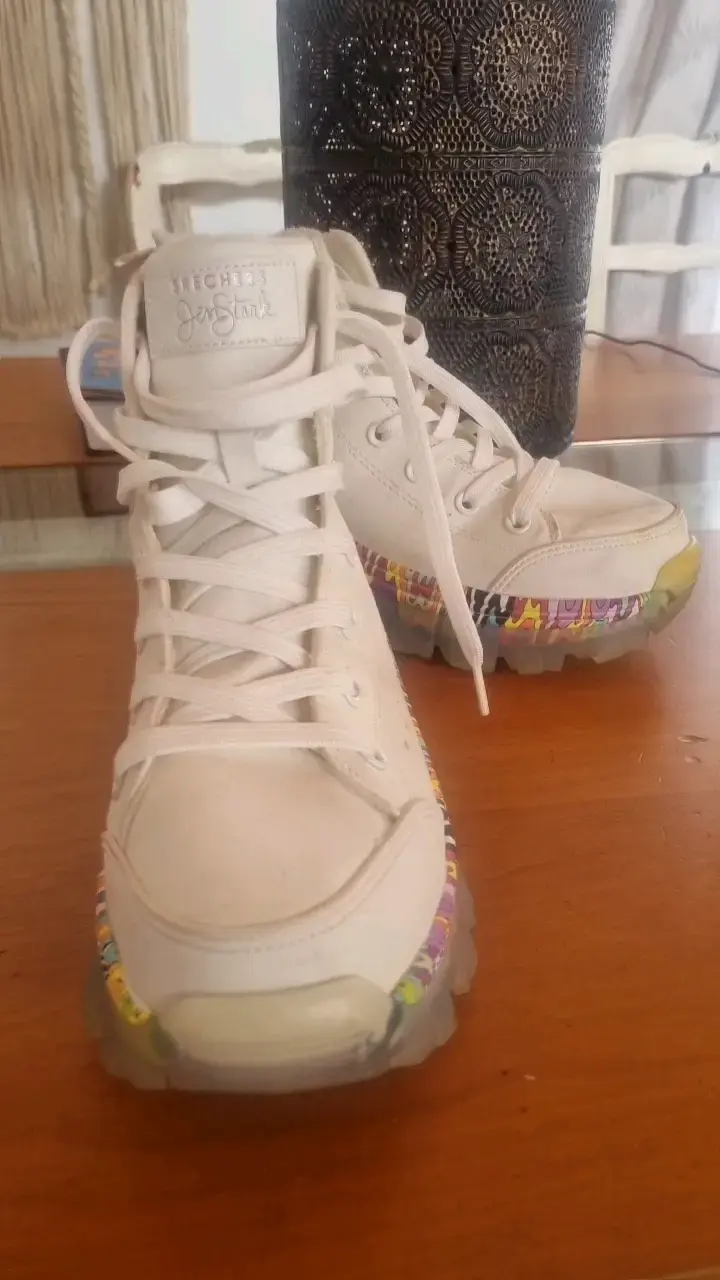 Zapatillas blancas con suela multicolor - 2