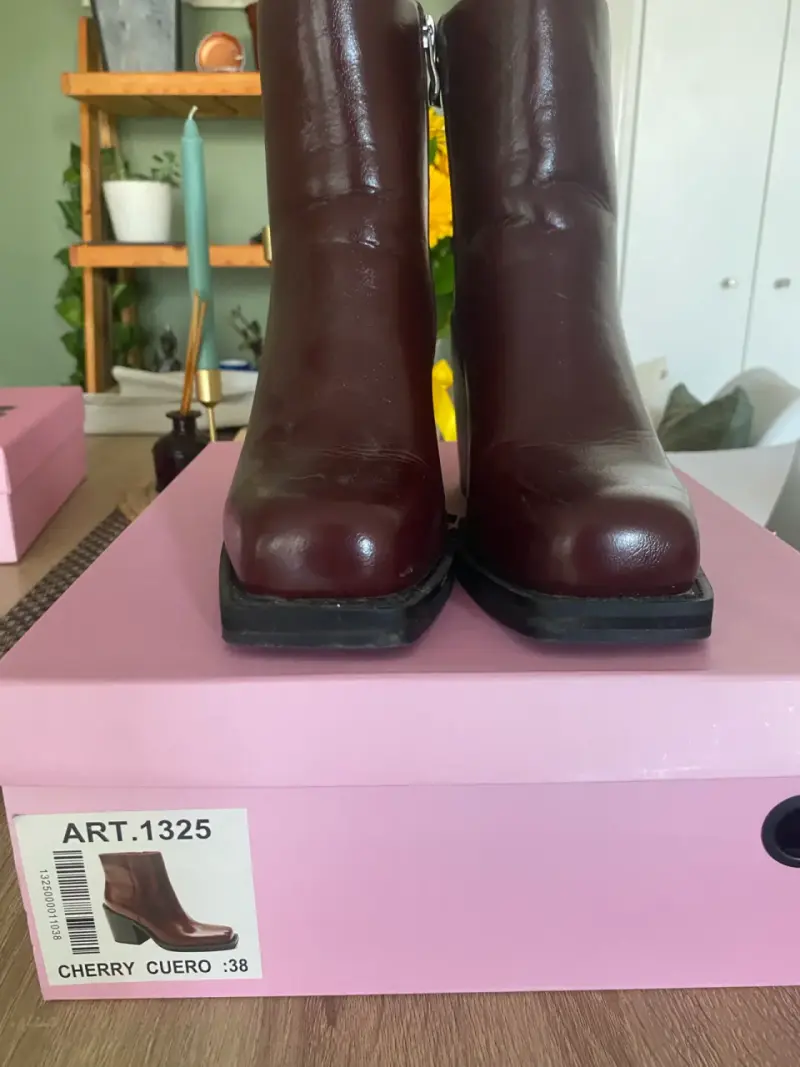 Botines de cuero cherry con tacón alto - 1