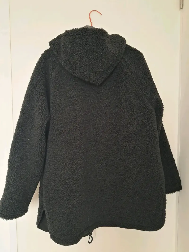 Chaqueta de lana negra con capucha Curvi - 2