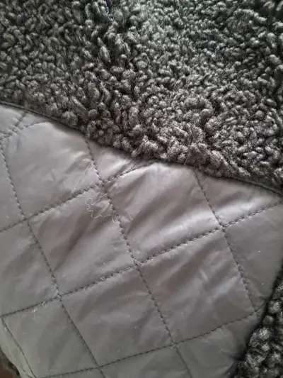 Chaqueta de lana negra con capucha Curvi - miniatura 4