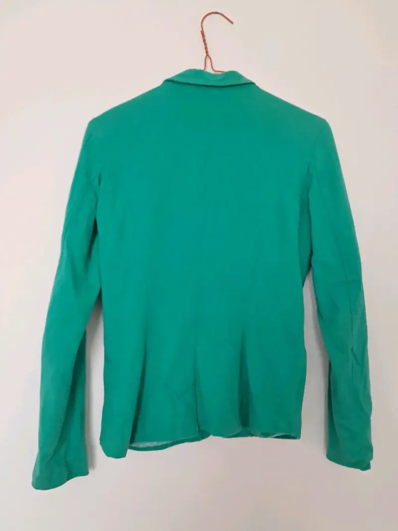 Blazer verde con bolsillos y forro de lunares - 2