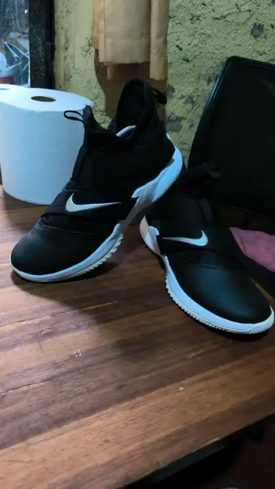 Zapatillas Nike LeBron Soldier 12 TB negras - miniatura 1