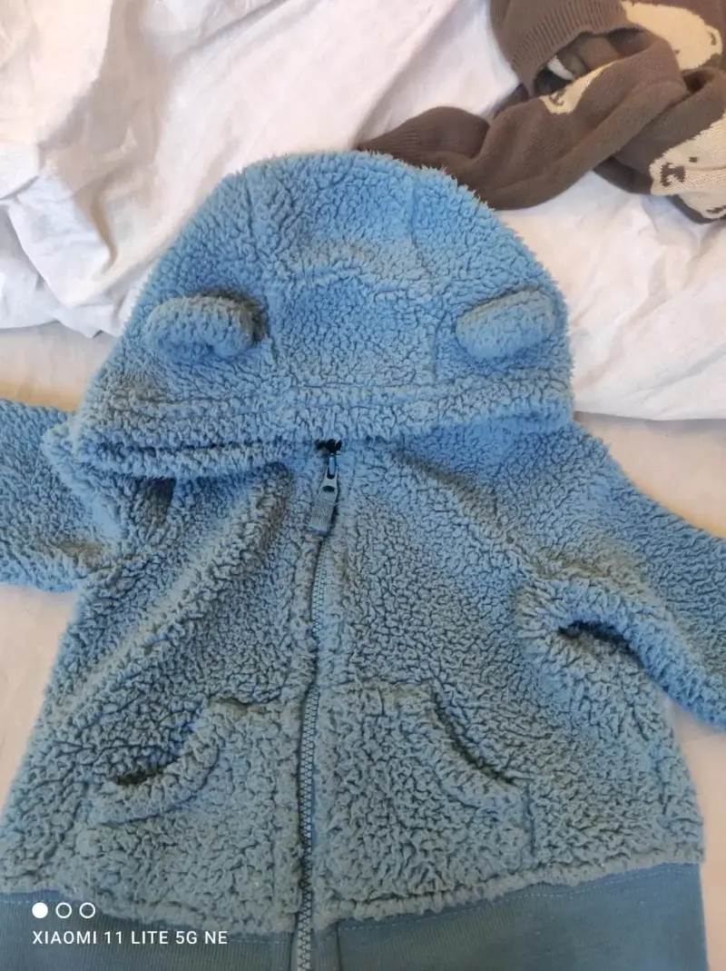 Conjunto de bebé azul con capucha - 2