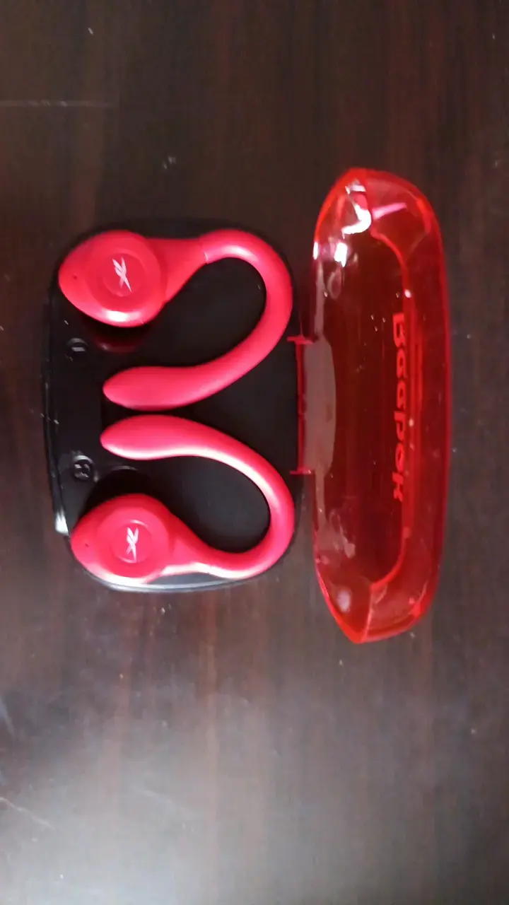 Audífonos inalámbricos deportivos Reebok rojos - 2