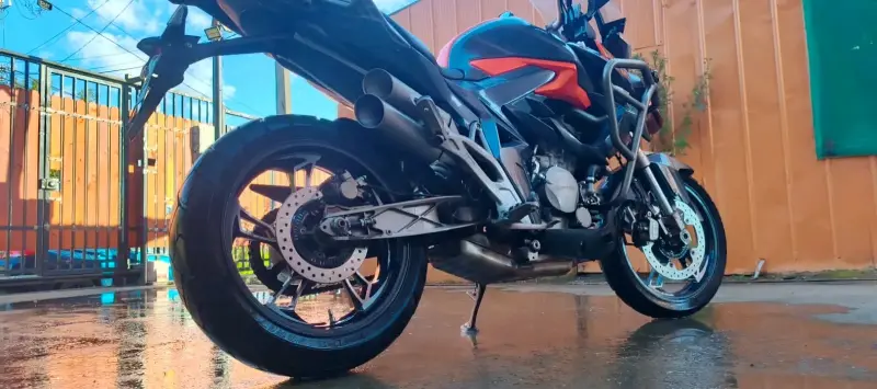 Moto Zontes ADV 310 en buen estado - 2