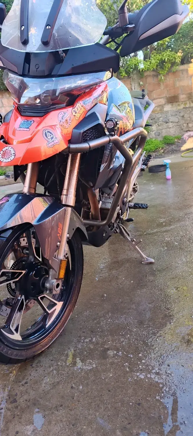 Moto Zontes ADV 310 en buen estado - 6