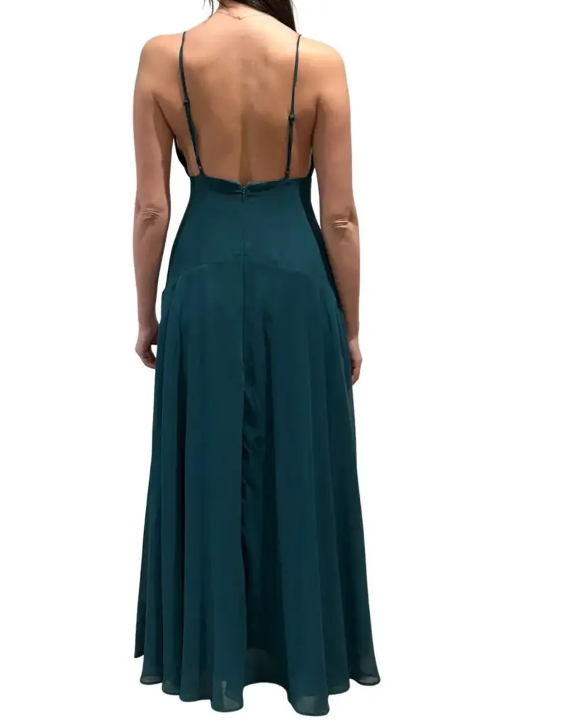 Vestido largo verde con tirantes y abertura - 2