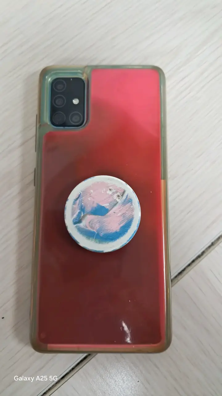 Samsung Galaxy A51 con funda - 2