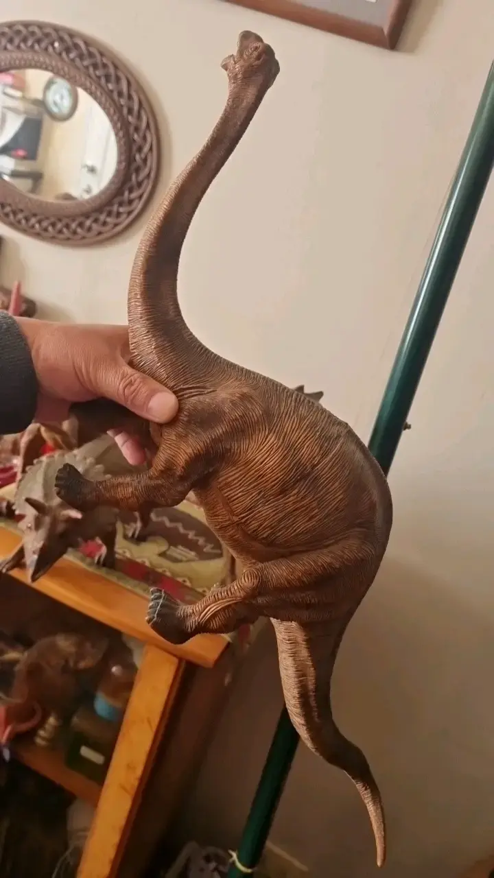 Figuras de dinosaurios de juguete en buen estado - 4