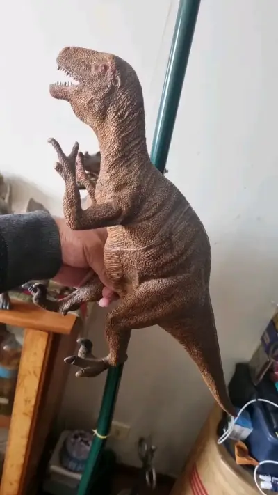 Figuras de dinosaurios de juguete en buen estado - miniatura 5