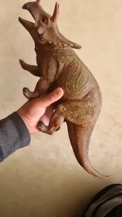 Figuras de dinosaurios de juguete en buen estado - miniatura 6