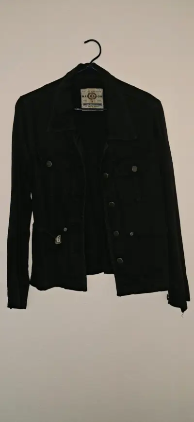 Chaqueta de mezclilla negra para mujer - miniatura 1