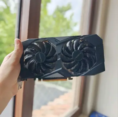 Gpu Rtx 2060 Gigabyte windforce OC - miniatura 3