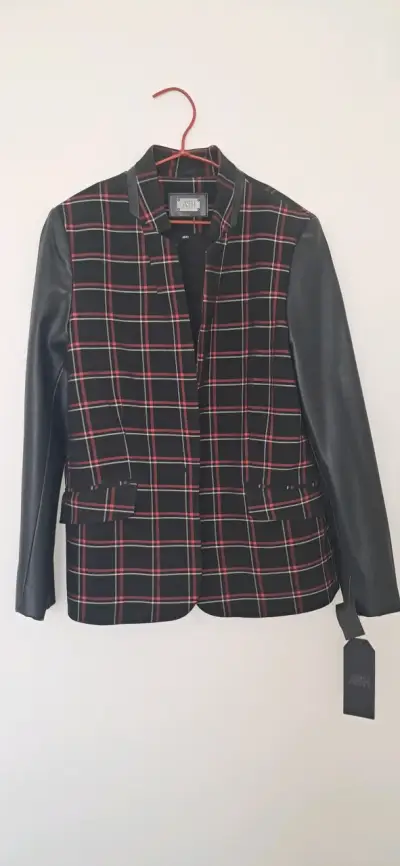 Blazer a cuadros con mangas de cuero para mujer - miniatura 1