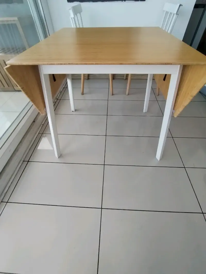 Comedor Diario Mesa Extensible Plegable + 2 Sillas - 4