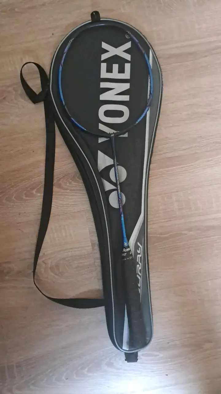 Raqueta de bádminton Yonex azul con funda - 2
