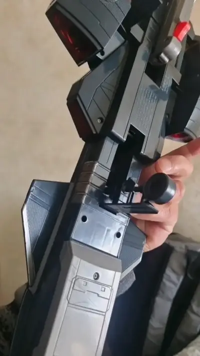 Nave espacial de juguete negra con luces - miniatura 2