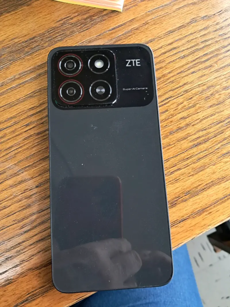 Smartphone ZTE A35 con cámara AI y pantalla grande - 1