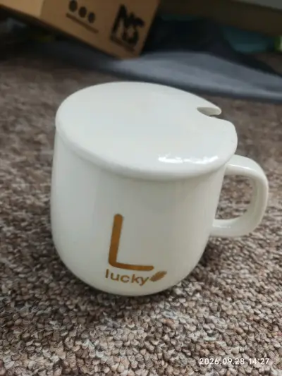 Taza con calentador eléctrico y cuchara dorada - miniatura 2