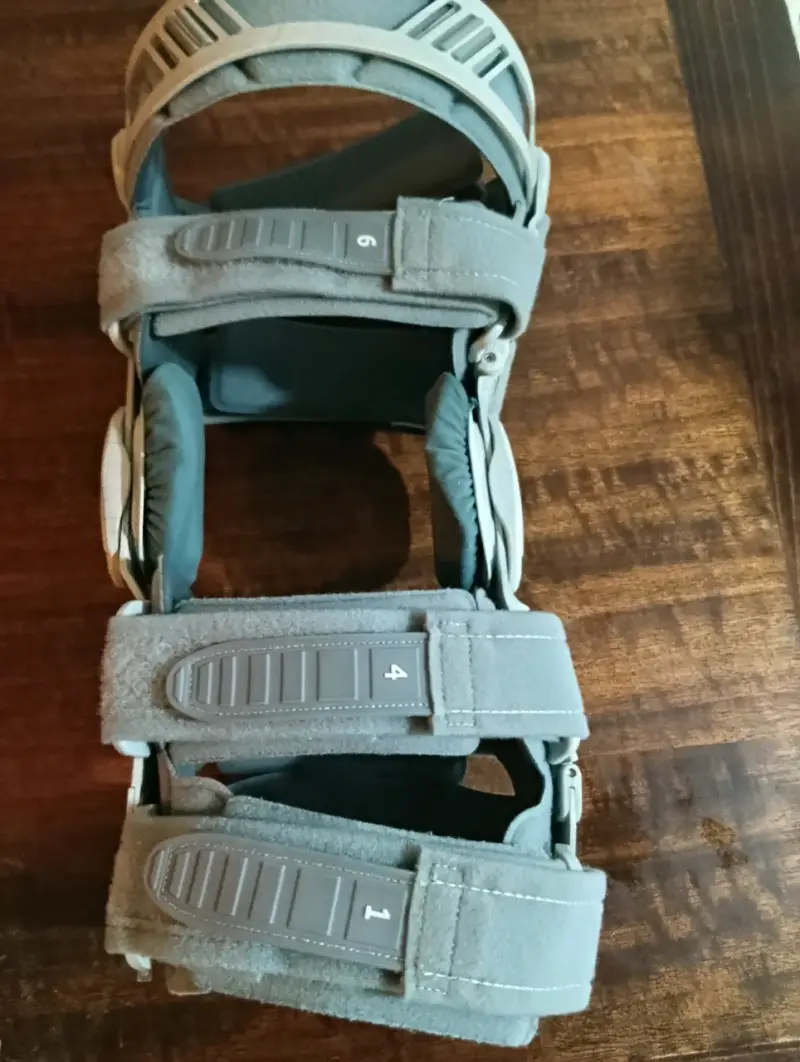 Rodillera ortopédica ajustable Medi M4s Comfort - 3