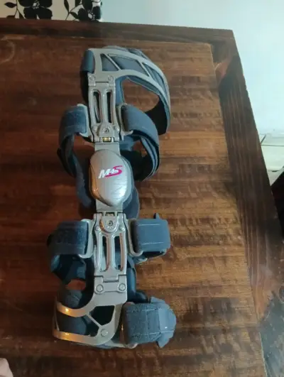 Rodillera ortopédica ajustable Medi M4s Comfort - miniatura 1