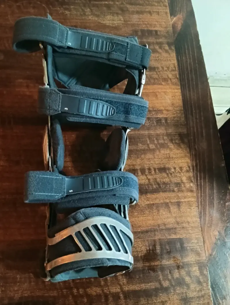 Rodillera ortopédica ajustable Medi M4s Comfort - 2