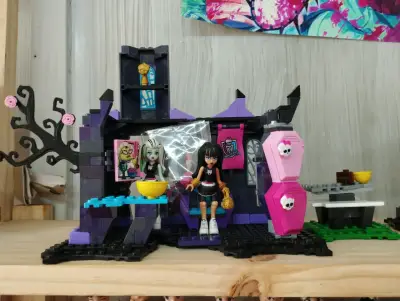 Set de construcción Monster High con figuras - miniatura 1