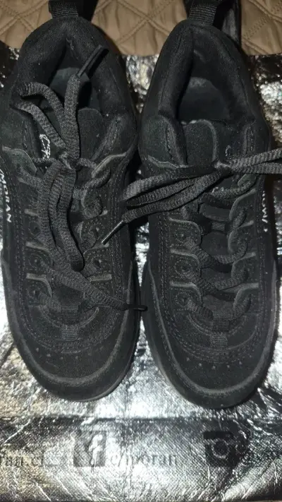 Zapatillas negras de plataforma numero 35 C/Moran - miniatura 1