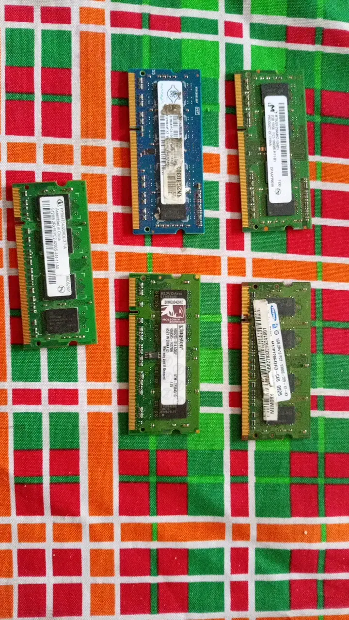 Lote de memorias RAM para laptop