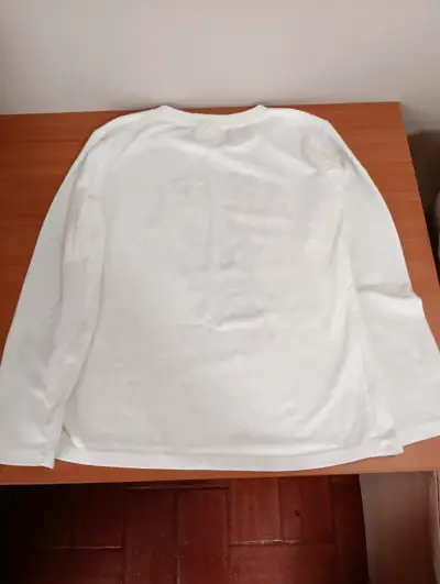 Polera manga larga blanca con diseño de Angel - miniatura 2