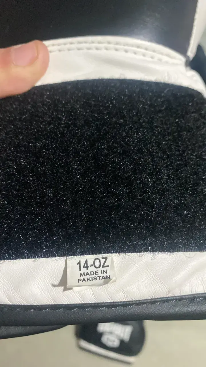 Guantes de Boxeo Tapout 14oz Negro y Blanco - 2
