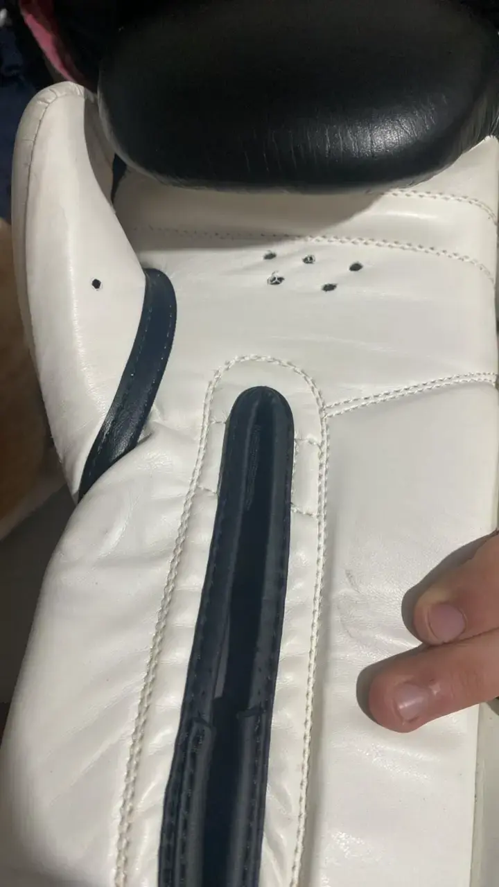 Guantes de Boxeo Tapout 14oz Negro y Blanco - 3