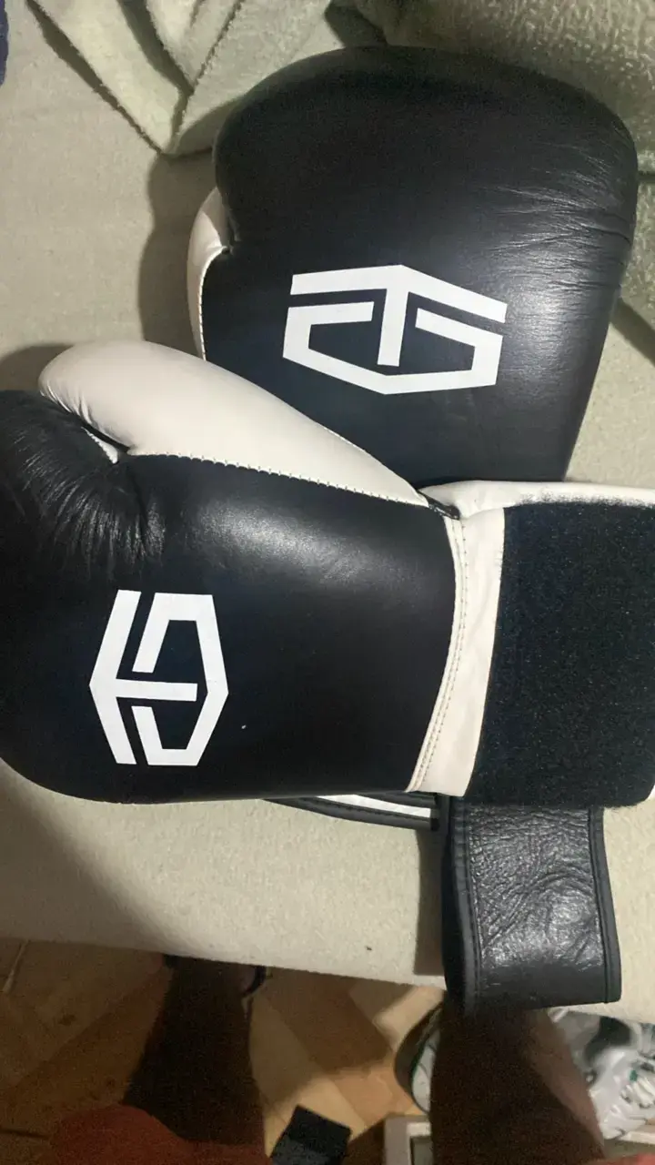 Guantes de Boxeo Tapout 14oz Negro y Blanco - 4