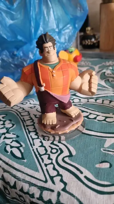 Figura de colección Ralph El Demoledor Disney - miniatura 1
