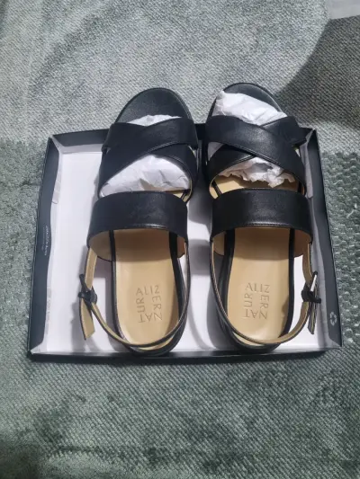 Sandalias negras de cuero Naturalizer Caryn - miniatura 1