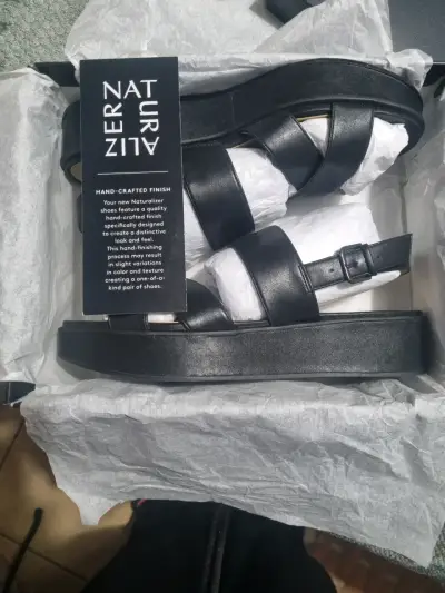 Sandalias negras de cuero Naturalizer Caryn - miniatura 5