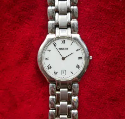 Reloj Tissot F273 de Acero-Cristal Zafiro - miniatura 1