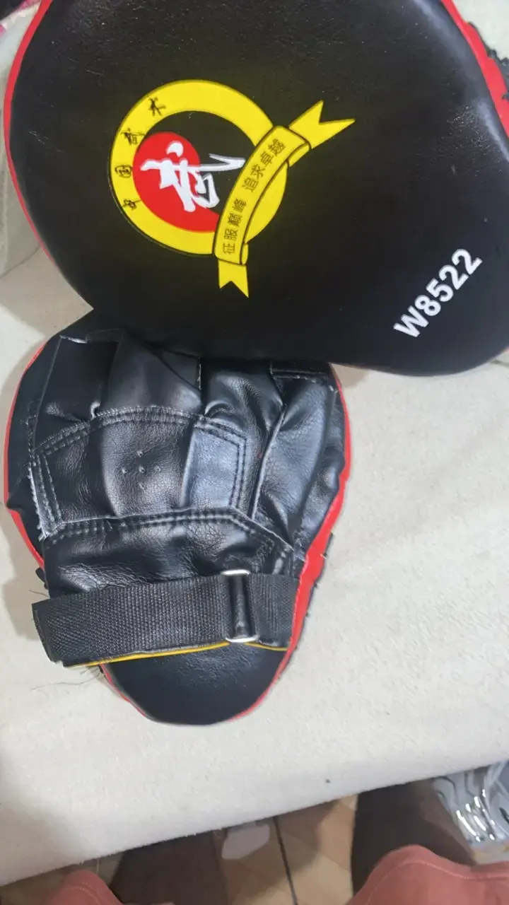 Manoplas de boxeo negras y rojas W8522 - 4