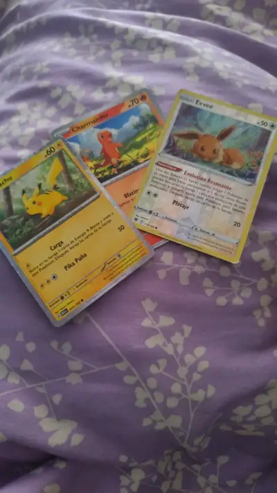 Cartas Pokémon Pikachu, Charmander y Eevee - miniatura 1