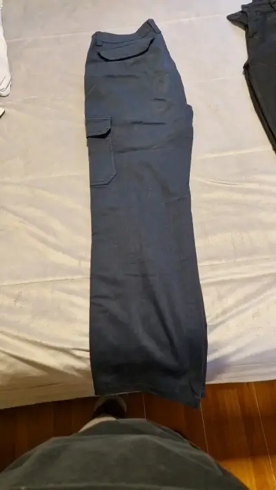 Pantalones cargo y jeans negros para hombre - miniatura 2