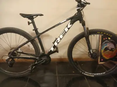 Bicicleta de Montaña Trek Negra - miniatura 1
