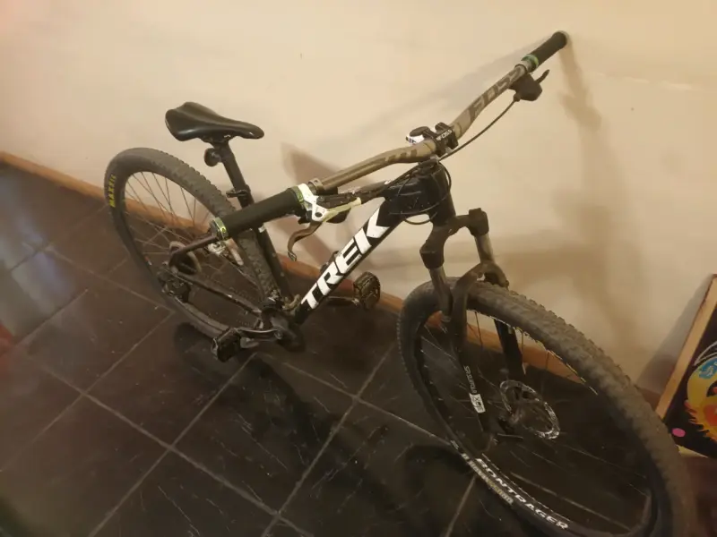 Bicicleta de Montaña Trek Negra - 2