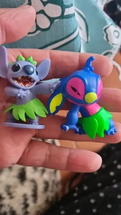 Figuras de colección Stitch y amigo - miniatura 1