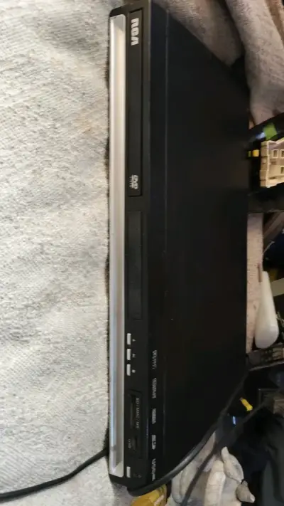 Reproductor de DVD RCA con USB y SD - miniatura 1